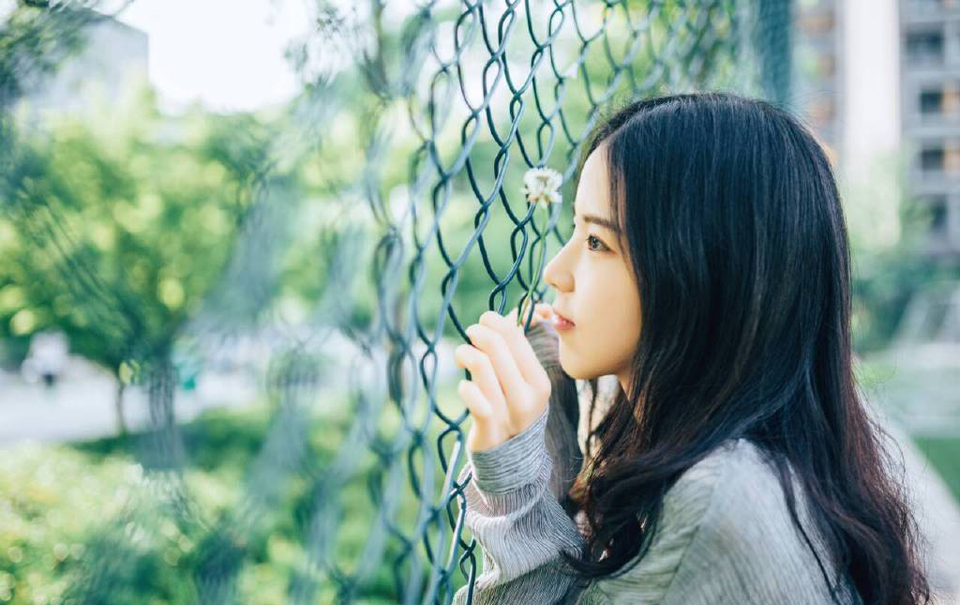 “呵~”孟达摇了摇头，冷笑道：“我对刘璋忠心耿耿，但刘璋荒淫无度，寻访我家时，见我妻子姿色出众，竟起了歹心，数次向我暗示，我孟达虽不是什么好人，却也不能坐以待毙。”